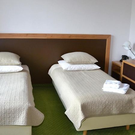 Tawerna Kaper Hotel Iława Buitenkant foto