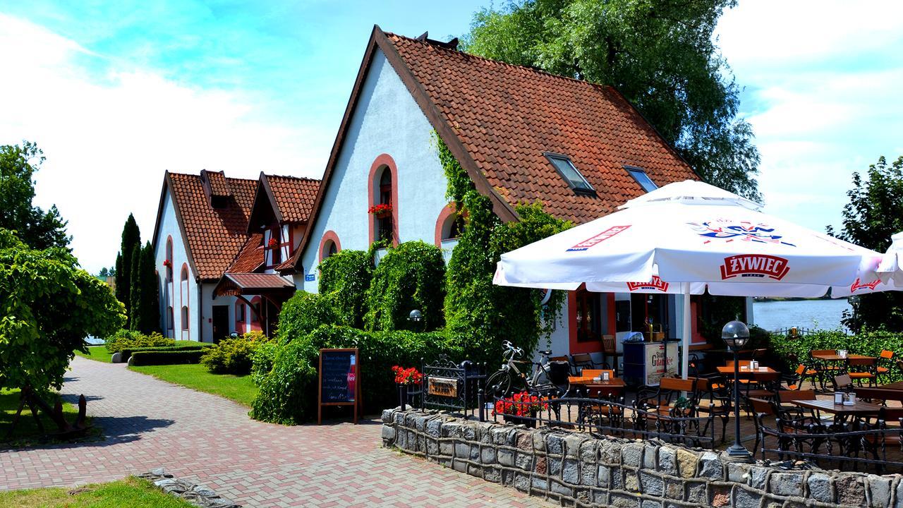 Tawerna Kaper Hotel Iława Buitenkant foto