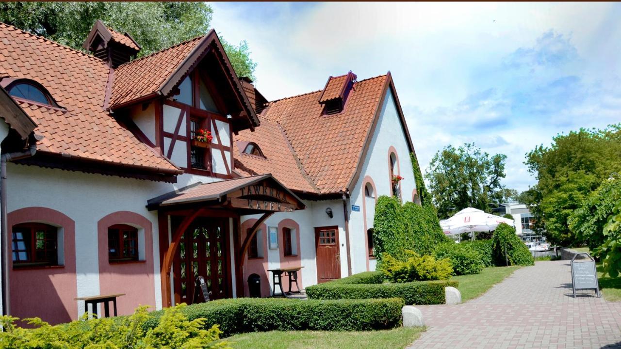 Tawerna Kaper Hotel Iława Buitenkant foto